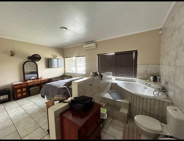 5 BEDROOM HOUSE FOR SALE IN SELCOURT